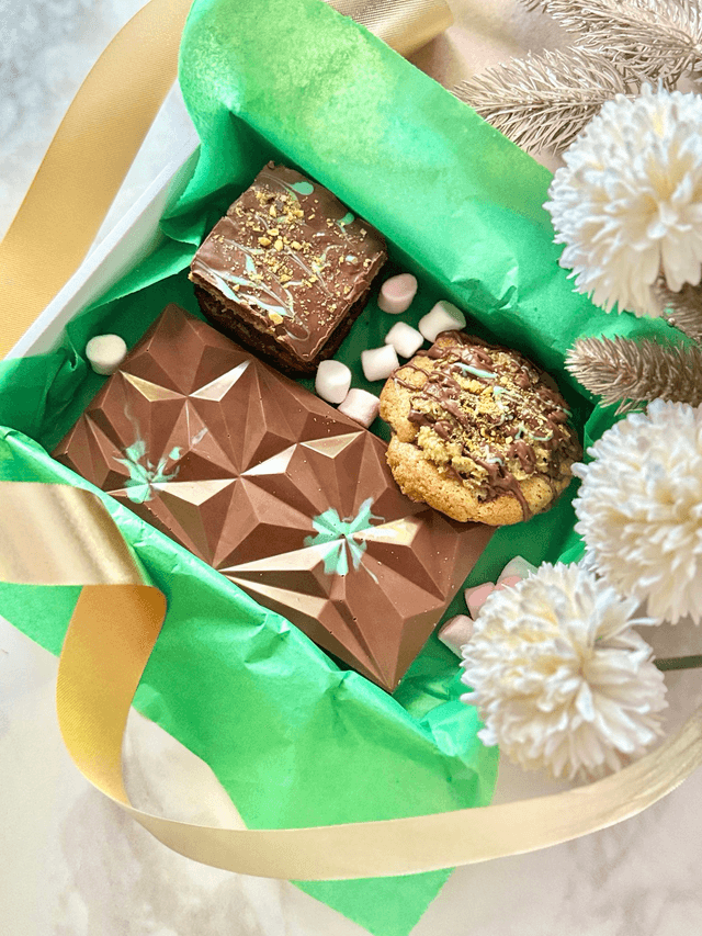 MINI BOX Dubai Pistachio Kunafa Chocolate, Kunafa Brownies, Kunafa Chunky chocolate chip Cookie