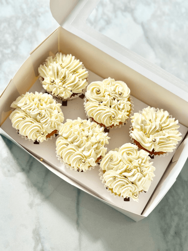 White & Gold Birthday / Wedding Cupcakes