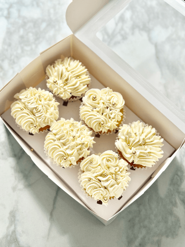 White & Gold Birthday / Wedding Cupcakes