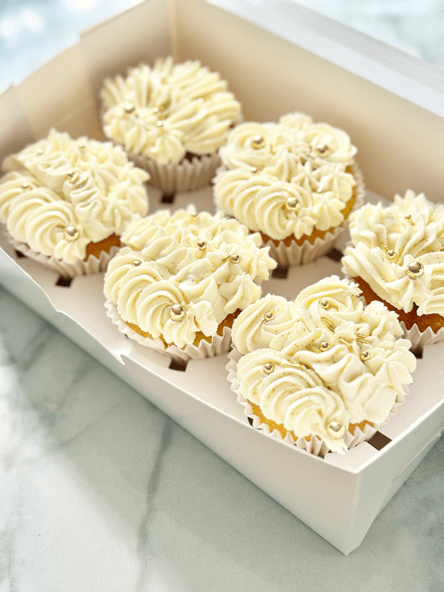 White & Gold Birthday / Wedding Cupcakes