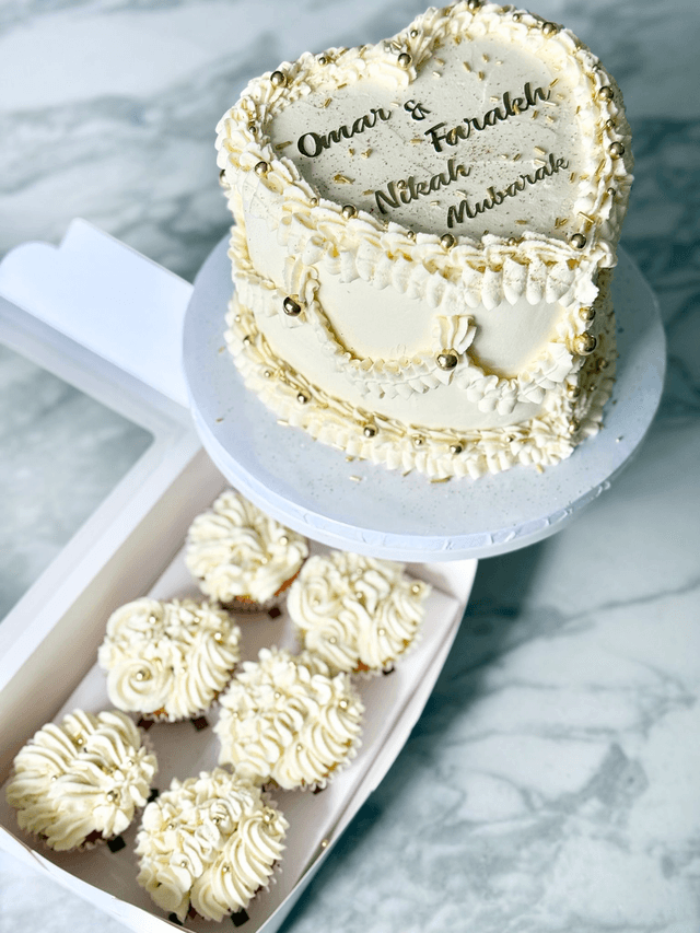 White & Gold Birthday / Wedding Cupcakes