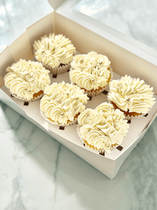 White & Gold Birthday / Wedding Cupcakes