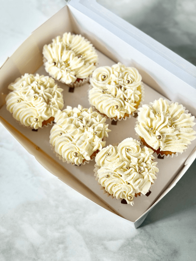 White & Gold Birthday / Wedding Cupcakes