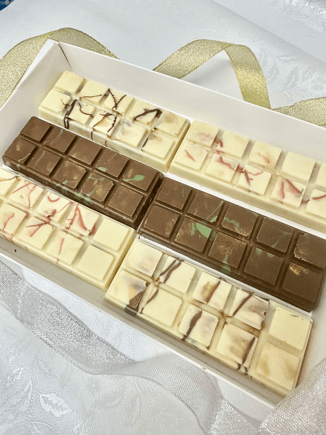 Dubai Kunafa Chocolate 75% Pistachios 80g