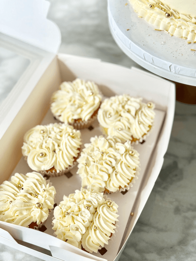 White & Gold Birthday / Wedding Cupcakes
