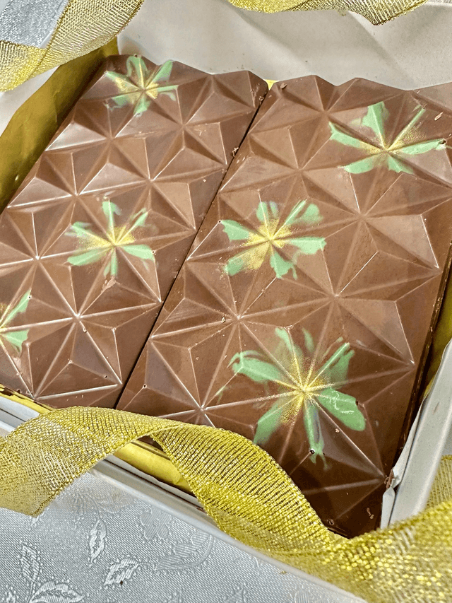 Viral Dubai 75% Pistachio Kunafa Chocolate 200g x 2